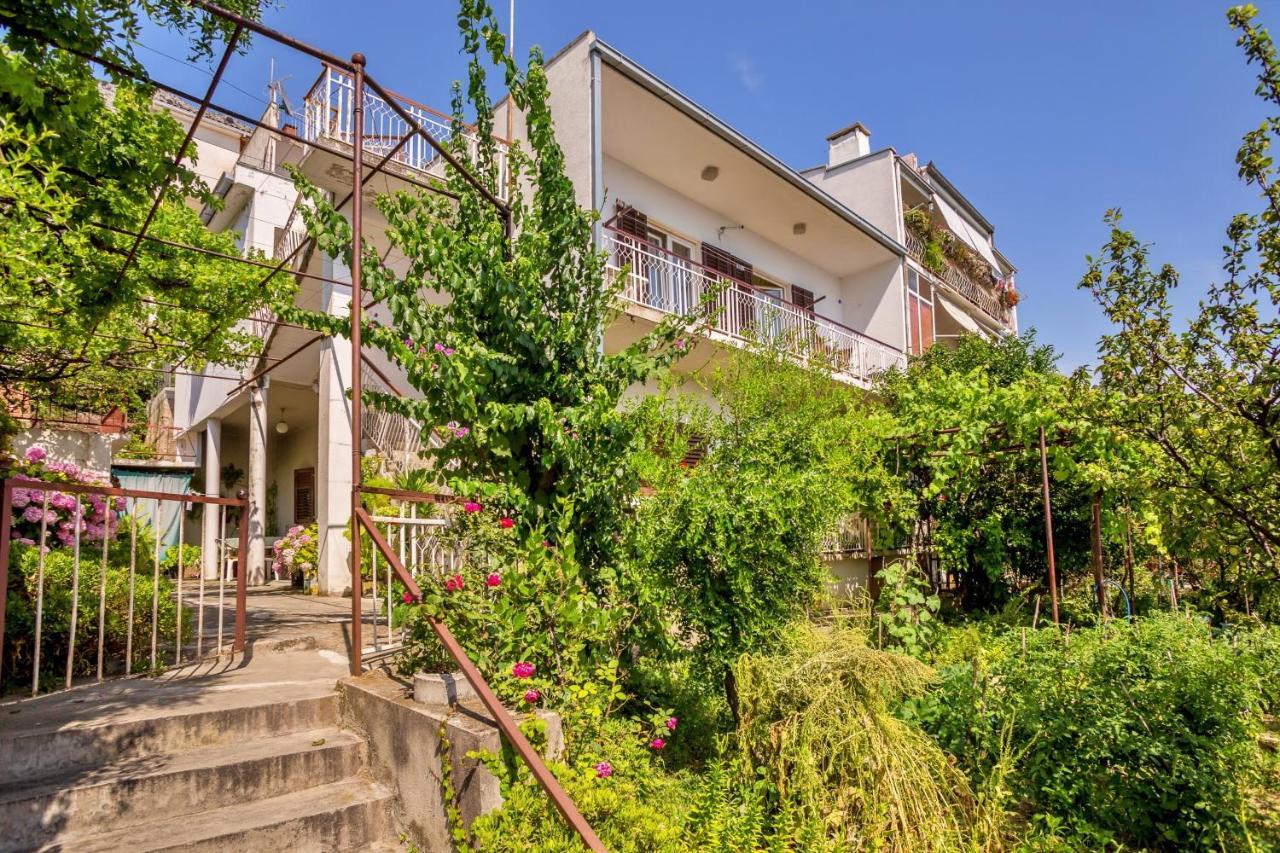 Apartment Merica Omis Exterior photo